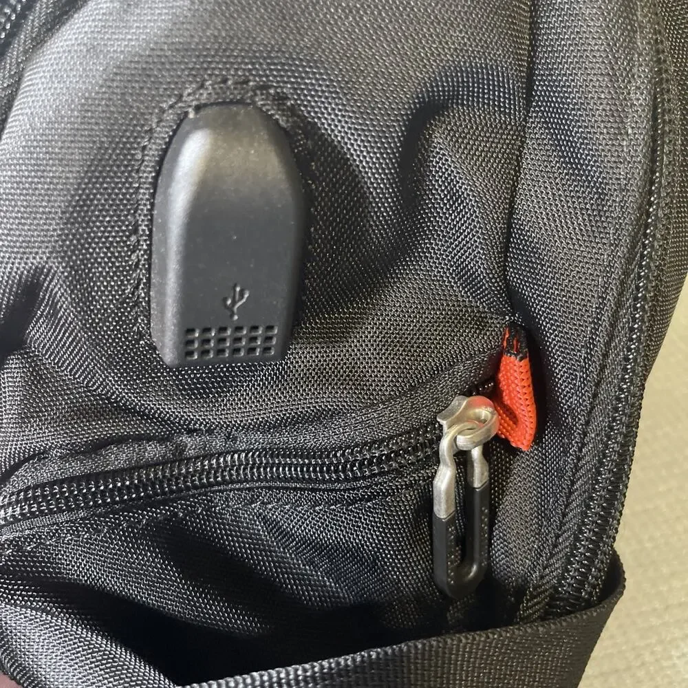 Shrrdoo Extra Large 50L Travel Laptop Backpack with USB Charging Port